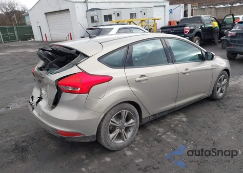 2016 Ford Focus Se z USA, uszkodzony, nr VIN 1FADP3KE4GL354948